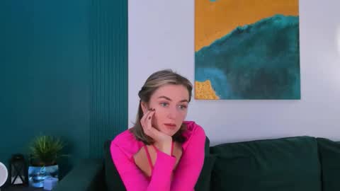 cutemirage online show from 12/02/25, 02:34