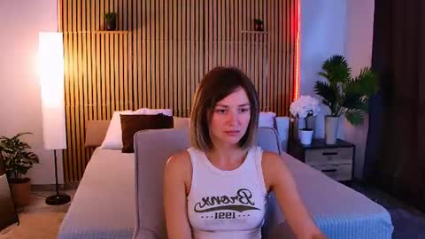Snapshot of cutemirage chatting on 06/18/26, 02:43 cutemirage online show from 06/18/26, 02:43
