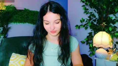 Snapshot of cuteness__girl chatting on 09/20/25, 05:52 cuteness__girl online show from 09/20/25, 05:52