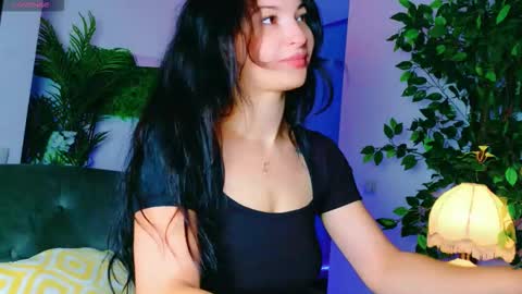 Snapshot of cuteness__girl chatting on 09/21/25, 04:47 cuteness__girl online show from 09/21/25, 04:47