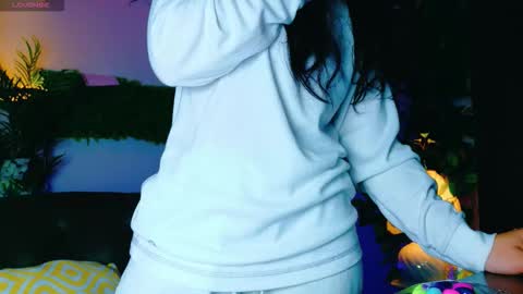 Snapshot of cuteness__girl chatting on 09/22/25, 04:36 cuteness__girl online show from 09/22/25, 04:36