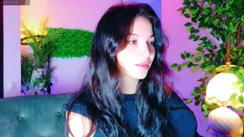 Snapshot of cuteness__girl chatting on 09/29/25, 05:12 cuteness__girl online show from 09/29/25, 05:12