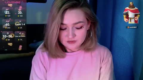 Snapshot of cutepie33 chatting on 10/04/25, 06:44 cutepie33 online show from 10/04/25, 06:44