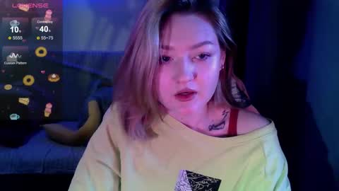 Snapshot of cutepie33 chatting on 10/28/25, 06:39 cutepie33 online show from 10/28/25, 06:39