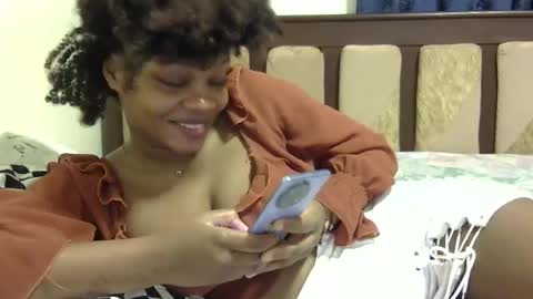 Snapshot of cutermilly chatting on 12/06/24, 11:44 cutermilly online show from 12/06/24, 11:44