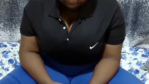 Snapshot of cutermilly chatting on 03/08/25, 11:48 cutermilly online show from 03/08/25, 11:48