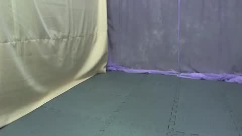 cutetinyasian143_ online show from 10/06/25, 02:20