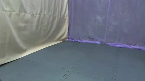 cutetinyasian143_ online show from 10/15/25, 04:01