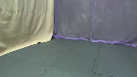 cutetinyasian143_ online show from 11/10/25, 06:01