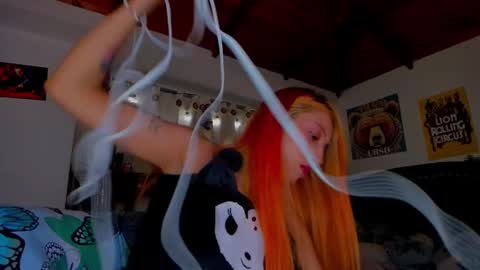 Snapshot of cuteweed420 chatting on 01/03/25, 07:27 cuteweed420 online show from 01/03/25, 07:27