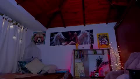 Snapshot of cuteweed420 chatting on 02/24/25, 07:33 cuteweed420 online show from 02/24/25, 07:33
