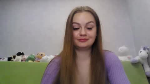 Snapshot of cutie_klo_ chatting on 04/28/26, 10:59 Chloe online show from 04/28/26, 10:59