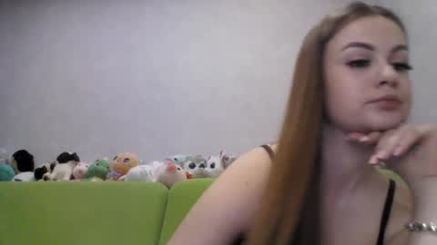 Snapshot of cutie_klo_ chatting on 05/10/26, 01:11 Chloe online show from 05/10/26, 01:11