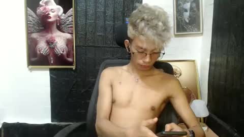 Snapshot of cutie_mico chatting on 02/18/25, 08:59 cutie_mico online show from 02/18/25, 08:59