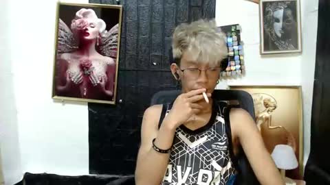 Snapshot of cutie_mico chatting on 02/26/25, 10:04 cutie_mico online show from 02/26/25, 10:04