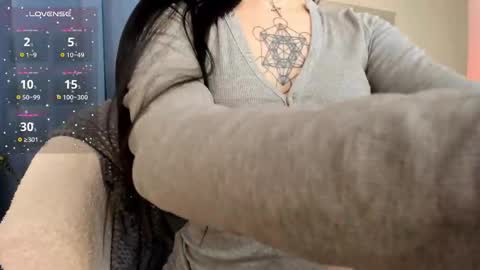 Monica online show from 04/07/26, 09:04