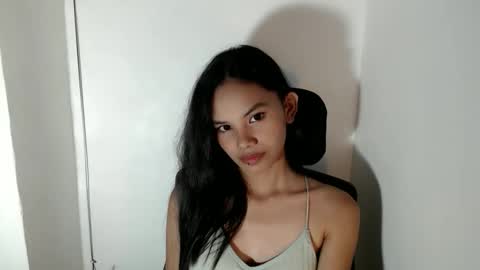 cutiee_lily2 online show from 05/29/26, 04:54