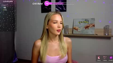cutiefull_lion online show from 09/29/25, 05:45