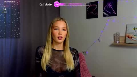 cutiefull_lion online show from 10/03/25, 05:48
