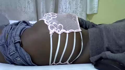 cutiehanish4 online show from 12/18/25, 10:43