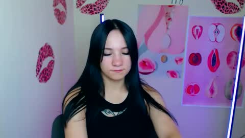 Snapshot of cutielady_ chatting on 09/16/25, 12:06 Emma online show from 09/16/25, 12:06