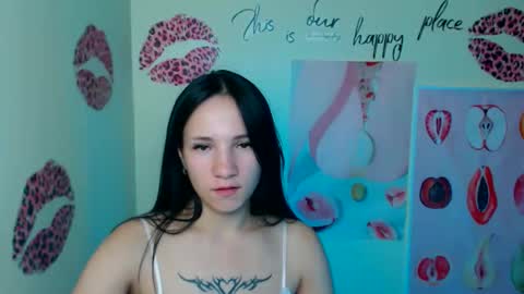Snapshot of cutielady_ chatting on 09/21/25, 11:39 Emma online show from 09/21/25, 11:39
