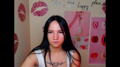 Snapshot of cutielady_ chatting on 09/22/25, 06:54 Emma online show from 09/22/25, 06:54