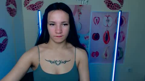 Snapshot of cutielady_ chatting on 10/03/25, 07:55 Emma online show from 10/03/25, 07:55