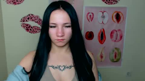 Snapshot of cutielady_ chatting on 10/08/25, 12:03 Emma online show from 10/08/25, 12:03