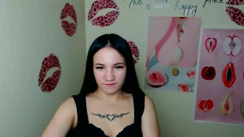 Snapshot of cutielady_ chatting on 10/10/25, 06:18 Emma online show from 10/10/25, 06:18