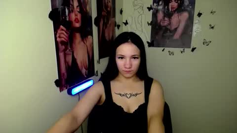 Snapshot of cutielady_ chatting on 10/14/25, 06:03 Emma online show from 10/14/25, 06:03