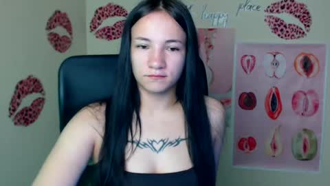 Snapshot of cutielady_ chatting on 07/18/26, 06:17 Emma online show from 07/18/26, 06:17