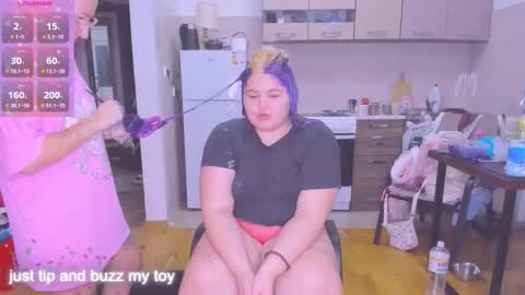 Snapshot of cutielanalova chatting on 10/17/25, 07:38 cutielanalova online show from 10/17/25, 07:38