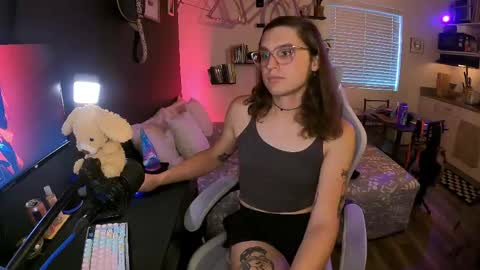Snapshot of cutiepiescarlett chatting on 05/25/26, 01:55 cutiepiescarlett online show from 05/25/26, 01:55