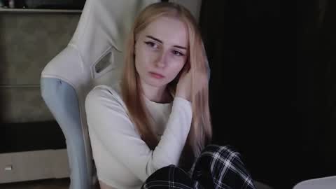 Cutti Crystal online show from 03/10/26, 02:33