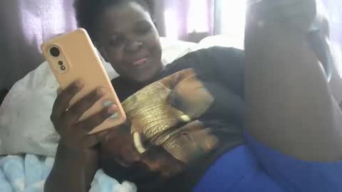 cuttie_baby online show from 11/24/25, 08:36