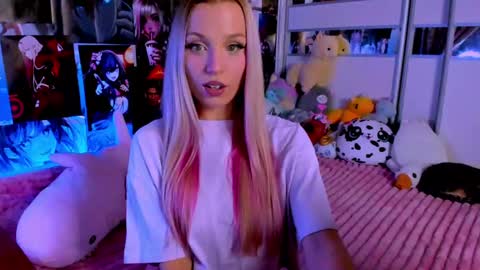 Snapshot of cuttie_ponyy chatting on 12/29/24, 09:30 Nora online show from 12/29/24, 09:30