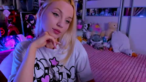 Nora online show from 05/01/26, 08:24
