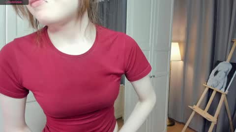 Snapshot of cuty_petite chatting on 04/24/26, 06:05 Anne online show from 04/24/26, 06:05