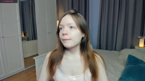 Snapshot of cuty_petite chatting on 04/26/26, 05:38 Anne online show from 04/26/26, 05:38
