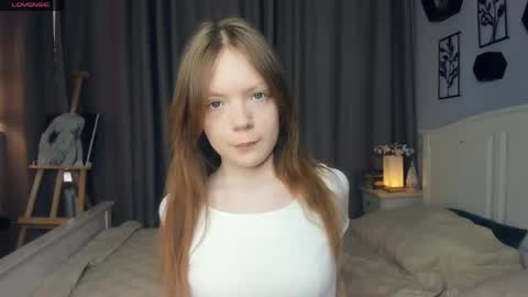Snapshot of cuty_petite chatting on 05/09/26, 05:45 Anne online show from 05/09/26, 05:45