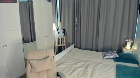 Snapshot of cuty_petite chatting on 05/21/26, 05:36 Anne online show from 05/21/26, 05:36