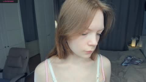 Snapshot of cuty_petite chatting on 05/30/26, 05:37 Anne online show from 05/30/26, 05:37