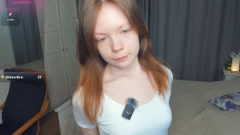 Snapshot of cuty_petite chatting on 06/05/26, 05:47 Anne online show from 06/05/26, 05:47
