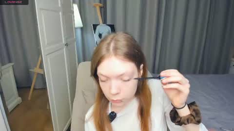 Snapshot of cuty_petite chatting on 07/07/26, 05:54 Anne online show from 07/07/26, 05:54