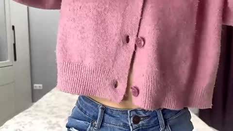 Akemi online show from 04/19/26, 08:24