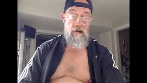 Snapshot of cxcdn chatting on 01/06/25, 01:31 cxcdn online show from 01/06/25, 01:31