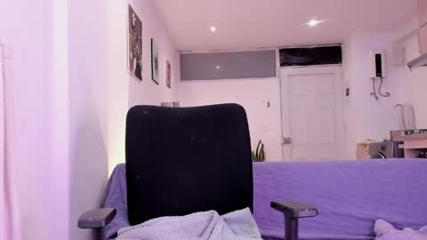 Snapshot of cyan_xo chatting on 05/30/26, 01:14 Cyan online show from 05/30/26, 01:14