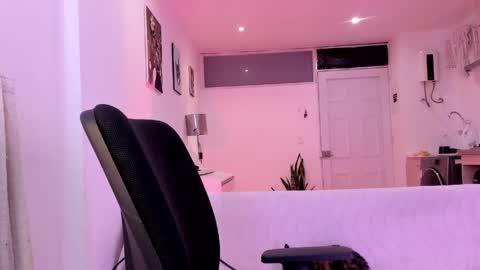 Snapshot of cyan_xo chatting on 06/04/26, 12:38 Cyan online show from 06/04/26, 12:38