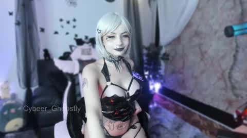 Naomii online show from 10/09/25, 12:41